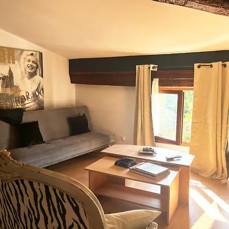 Apartment Location De A *