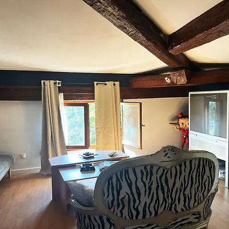 Apartment Location De A *